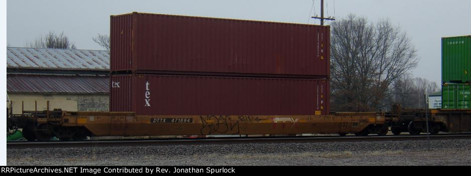 DTTX 471894 and two containers